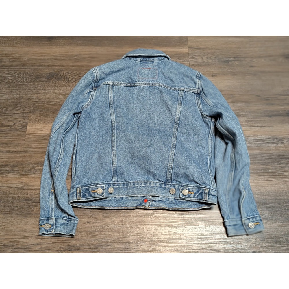 Levis Womens Light Wash Denim Trucker Jacket Size S Geometric Star Print Lining - Picture 7 of 8